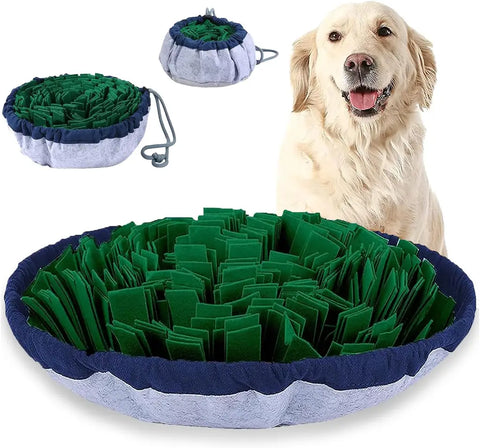 Deep green grass-style snuffle mat with adjustable drawstring bowl modes set next to a Golden Retriever.