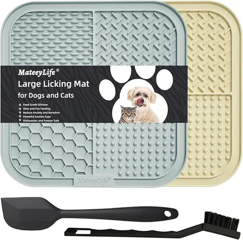 large-dog-licking-mat-anxiety-relief	MateeyLife large licking mat for big dogs and cats in grey and cream colors with cleaning tools.