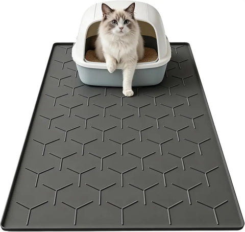 Black non-slip silicone cat litter trapping mat with hooded litter box